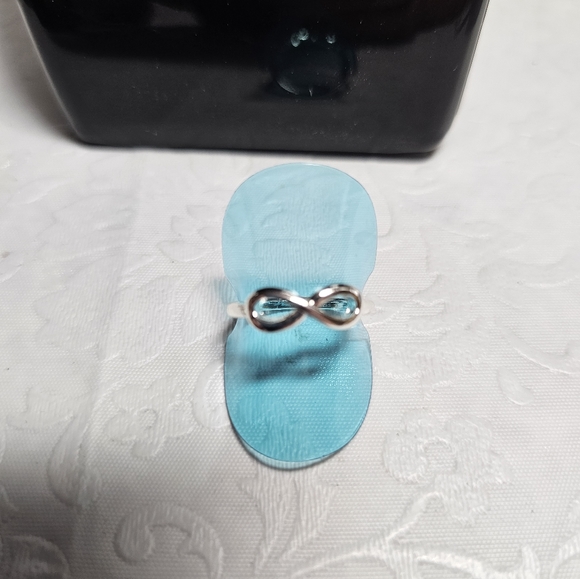 Jewelry - Intertwined Infinity Ring